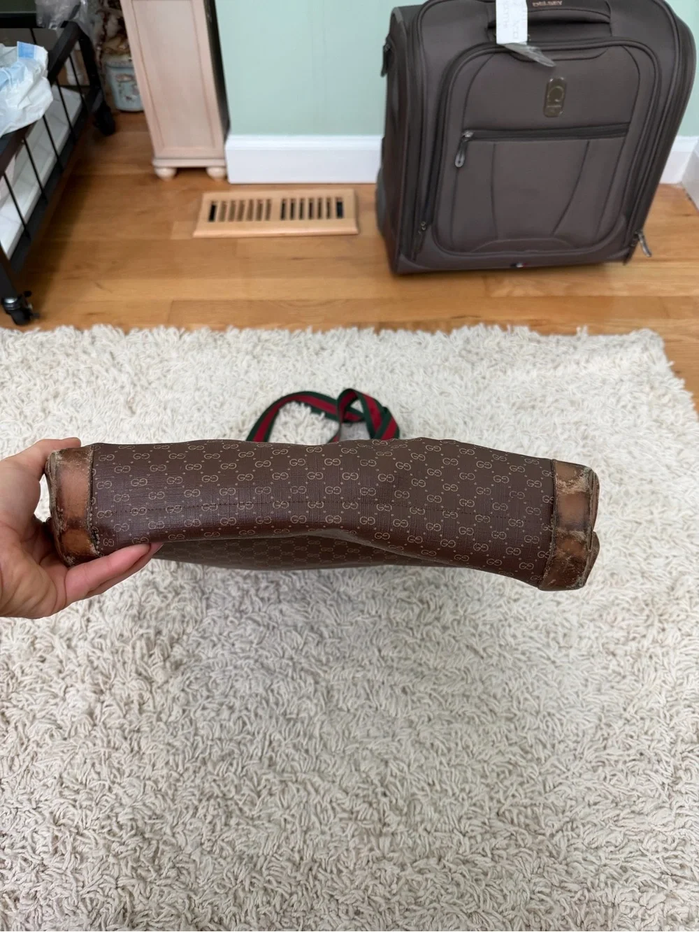 Vintage Gucci bag with sherry line strap